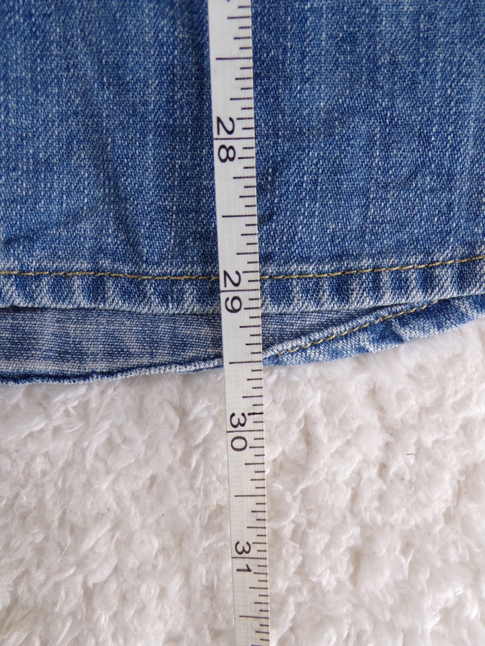 Levi's sleeveless western denim shirt Men's Size M pearl snap button fasteners - Picture 5 of 8
